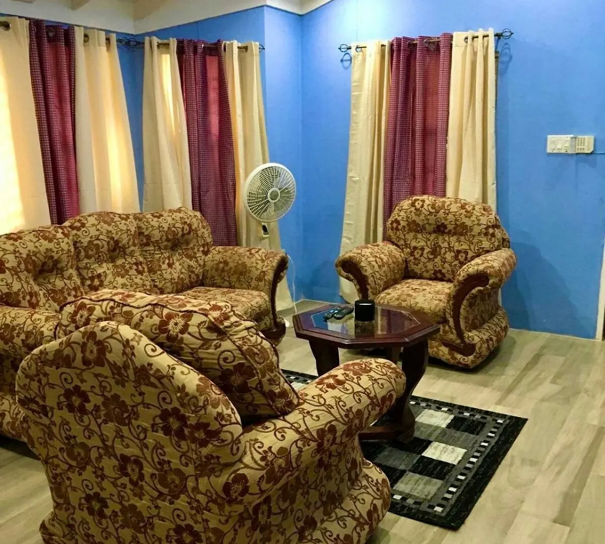 Seaside Retreat 2BR with Beach Access and AC Ocho Rios Jamaica