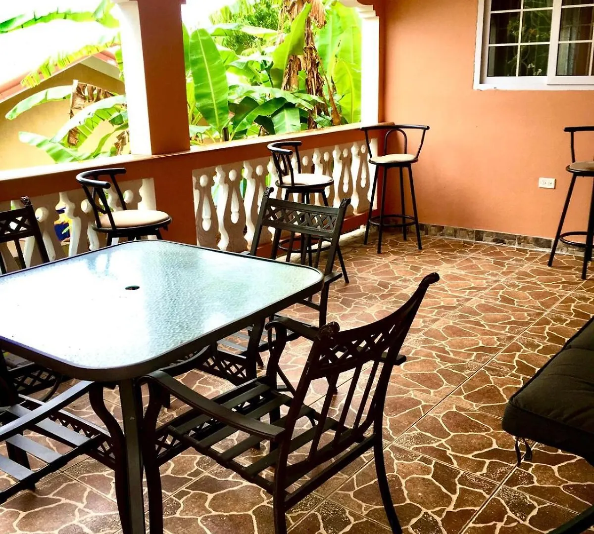 Holiday home Seaside Retreat 2BR with Beach Access and AC Ocho Rios
